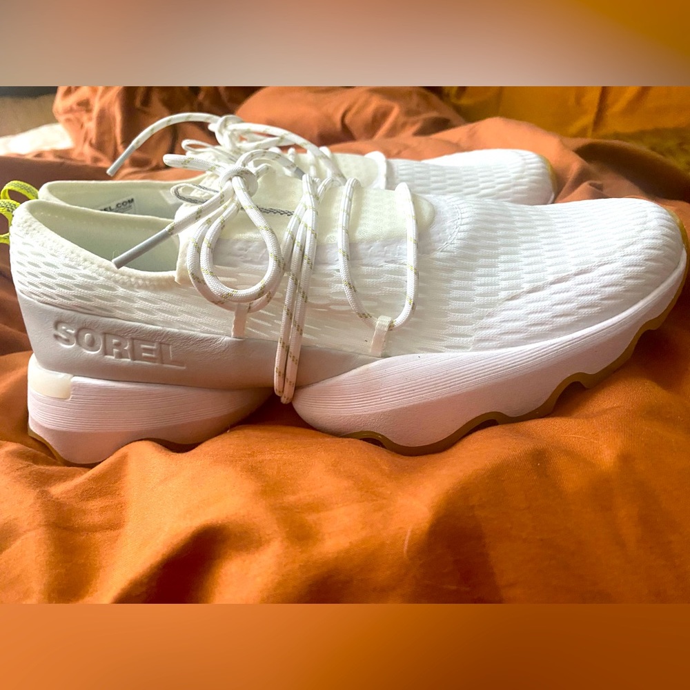 WOMEN'S KINETIC™ IMPACT LACE SNEAKER size 10